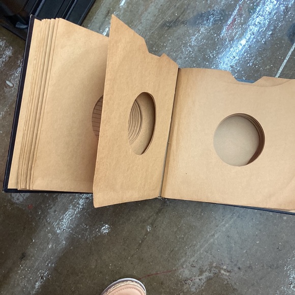 RARE VINTAGE RECORD ALBUM FROM THE 40s NEVER USED A CLASSIC TIME PIECE - Picture 4 of 6